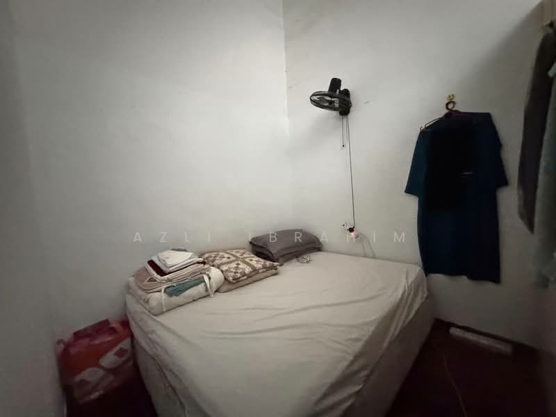 2.5-storey Terraced House for Sale in Bukit Antarabangsa (Ulu Kelang) - Azli Ibrahim - Bedroom - PropertyGuru.com.my