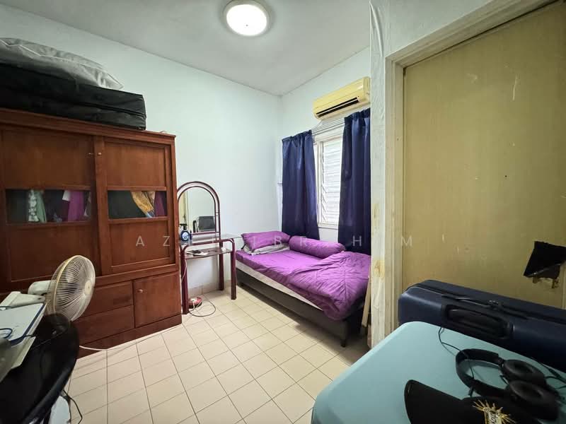 2.5-storey Terraced House for Sale in Bukit Antarabangsa (Ulu Kelang) - Azli Ibrahim - Bedroom - PropertyGuru.com.my