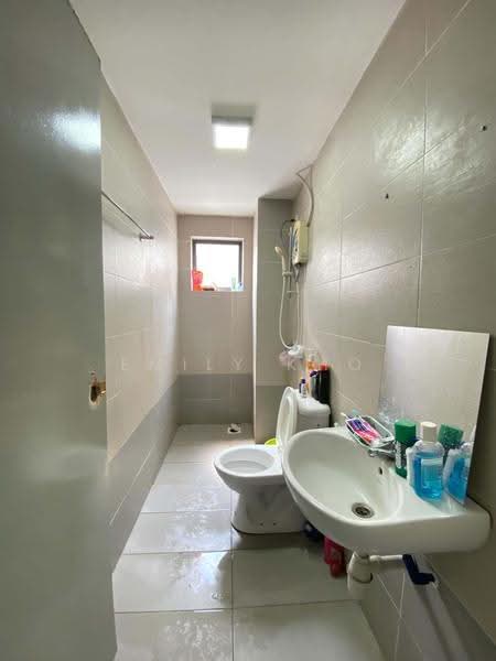 Kediaman Servis untuk Dijual di Alam Sanjung - Emily Kho - Bathroom - PropertyGuru.com.my