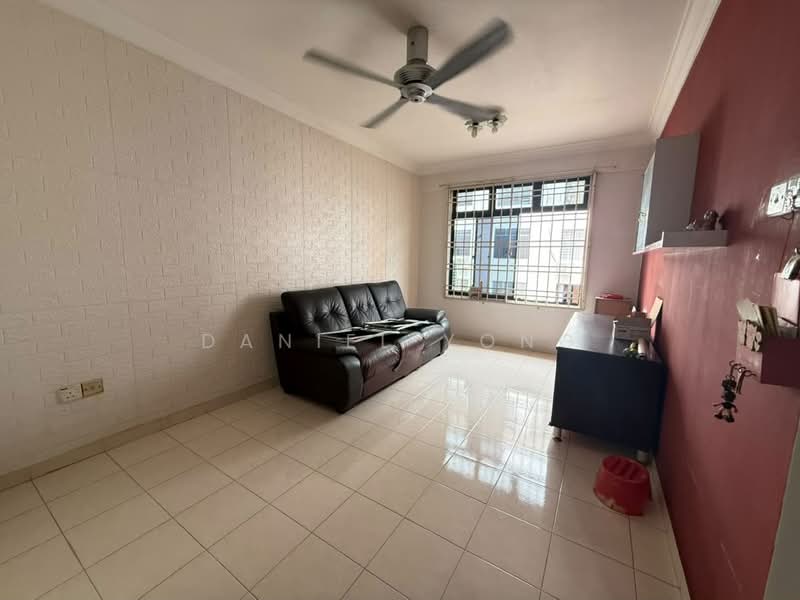Flat for Sale at Sri Lanang - Daniel Yong - Living Room - PropertyGuru.com.my
