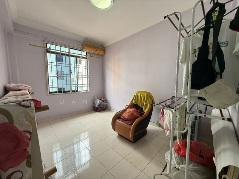 Flat for Sale at Sri Lanang - Daniel Yong - Bedroom - PropertyGuru.com.my