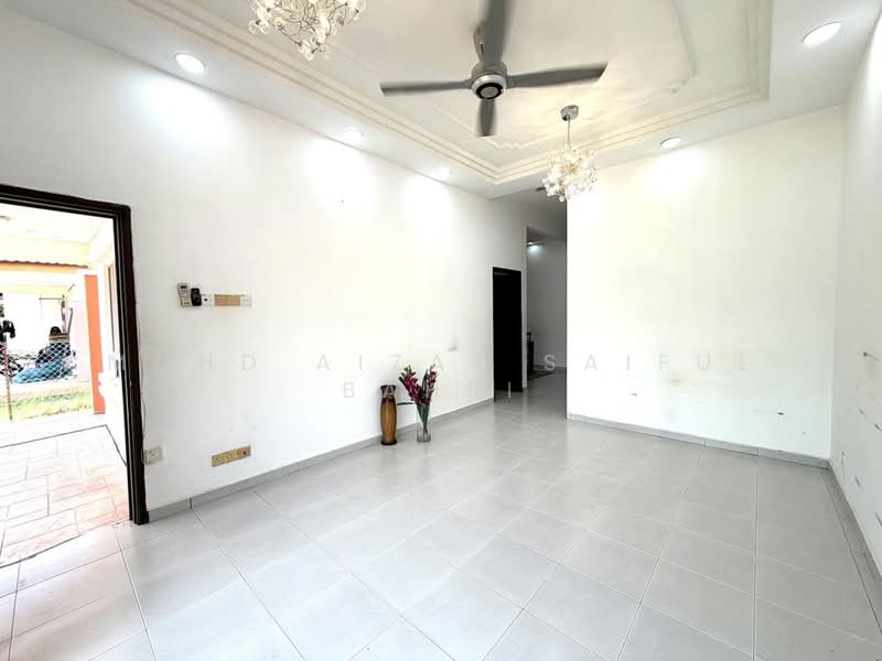 2-storey Terraced House for Sale in Taman Indah Klia (Sepang) - Mohd Aizat Saiful Bahri - Living Room - PropertyGuru.com.my