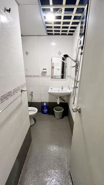 Kondominium untuk Disewa di E-Park Condominium - Weng Sern - Bathroom - PropertyGuru.com.my