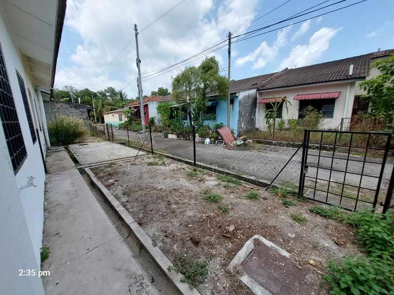 1-storey Terraced House for Sale in Bandar Universiti Seri Iskandar (Bota) - Jane Poh - Exterior - PropertyGuru.com.my