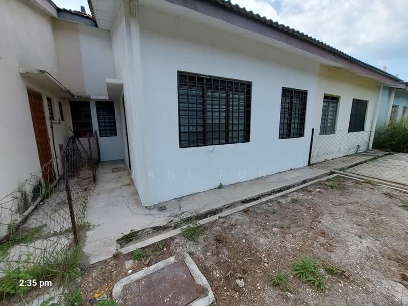 1-storey Terraced House for Sale in Bandar Universiti Seri Iskandar (Bota) - Jane Poh - Exterior - PropertyGuru.com.my