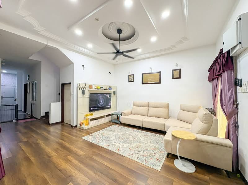 3-storey Terraced House for Sale in Ukay Perdana (Ulu Kelang) - Ali Idris - Living Room - PropertyGuru.com.my
