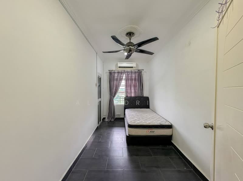 3-storey Terraced House for Sale in Ukay Perdana (Ulu Kelang) - Ali Idris - Bedroom - PropertyGuru.com.my