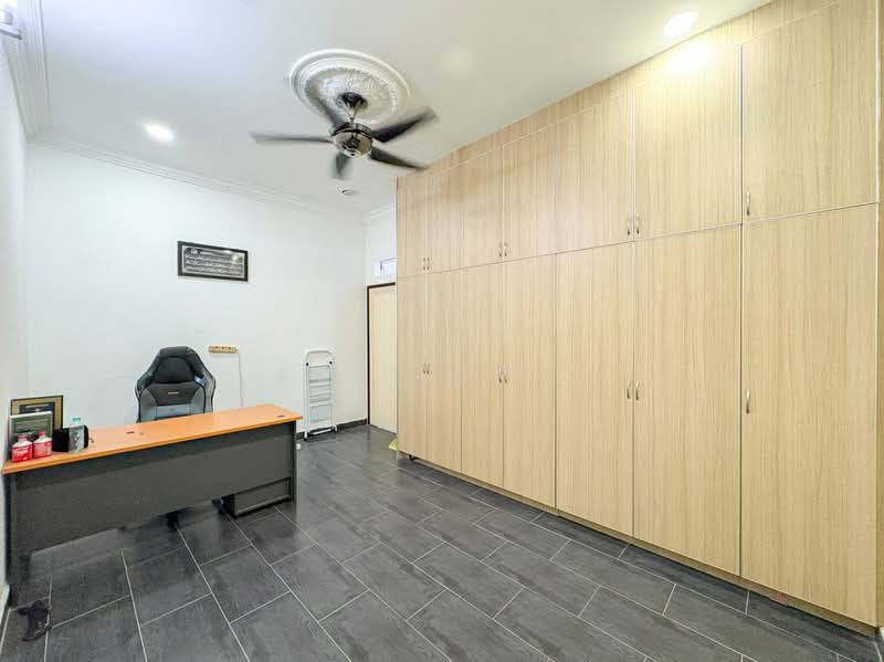 3-storey Terraced House for Sale in Ukay Perdana (Ulu Kelang) - Ali Idris - Study - PropertyGuru.com.my