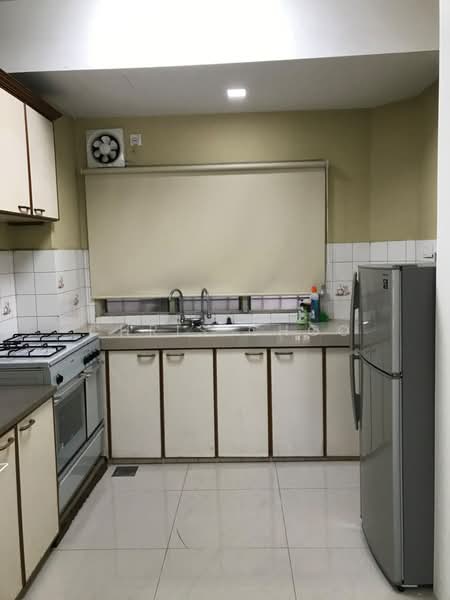 Kondominium untuk Disewa di Petaling Indah Condominiums - Chris Choo - Kitchen - PropertyGuru.com.my