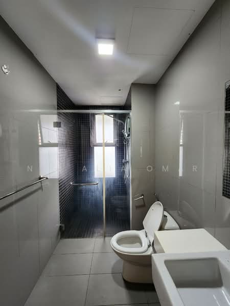 Service Residence for Sale at Renai Jelutong - Nur Alia Omar - Bathroom - PropertyGuru.com.my