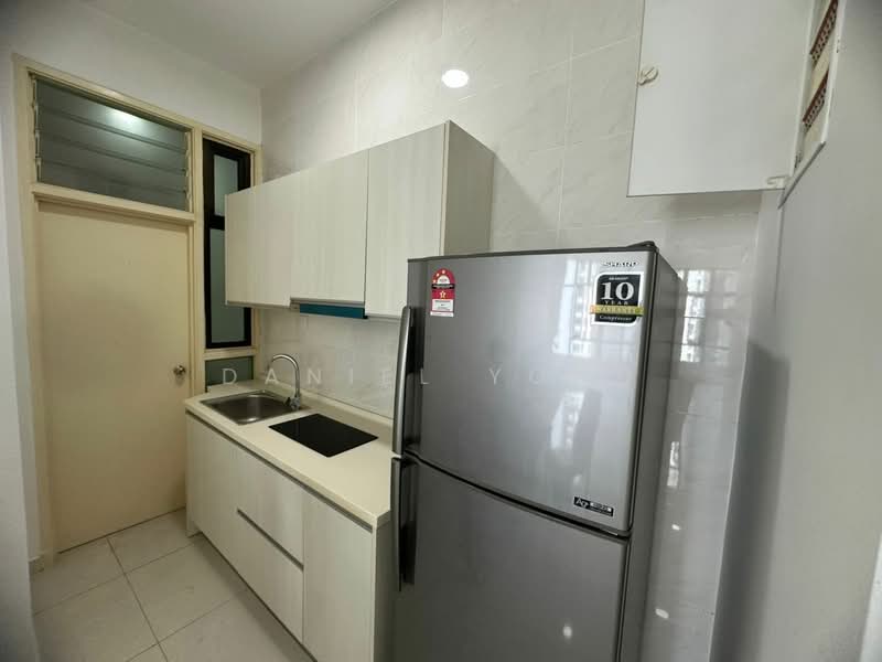 Service Residence for Sale at D'Summit Residences - Daniel Yong - Kitchen - PropertyGuru.com.my