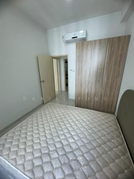 Service Residence for Sale at D'Summit Residences - Daniel Yong - Bedroom - PropertyGuru.com.my