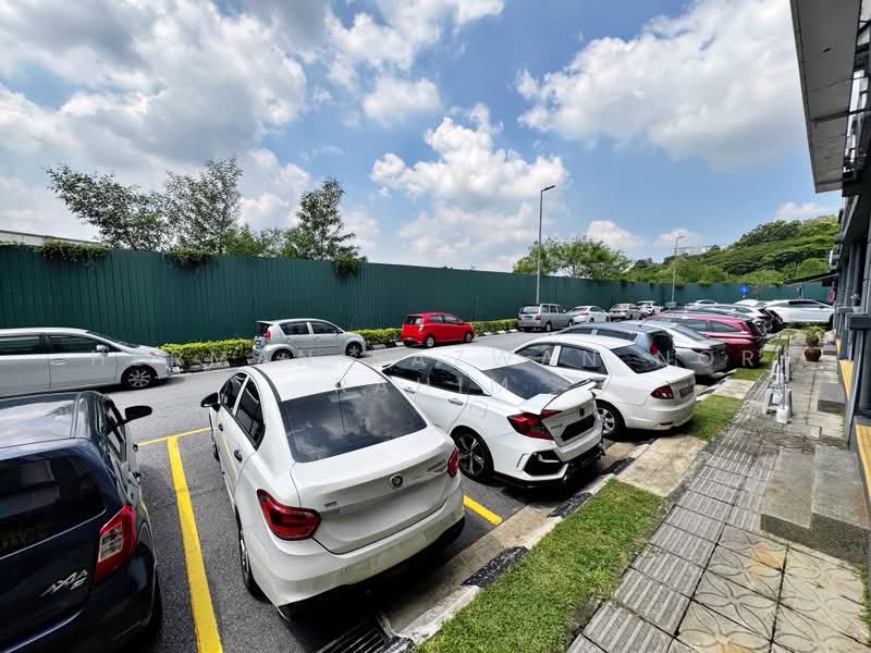 Shop / Office for Rent in Alam Damai (Cheras) - Herman Sazwan Nor Rahim - Car Park - PropertyGuru.com.my