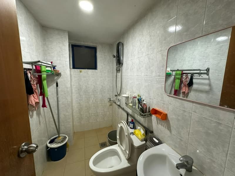 Kondominium untuk Dijual di Casa Venicia Condominium - CW Kong - Bathroom - PropertyGuru.com.my