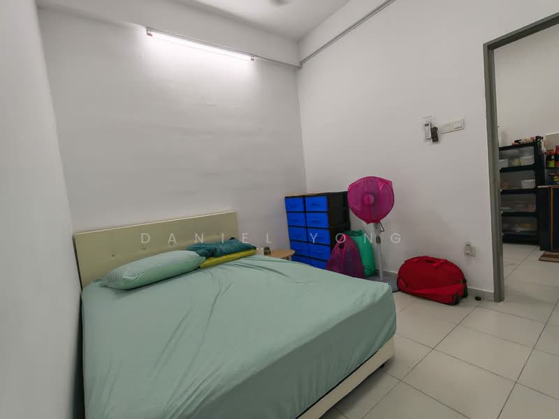 2.5-storey Terraced House for Sale in Taman Scientex Utama (Senai) - Daniel Yong - Bedroom - PropertyGuru.com.my