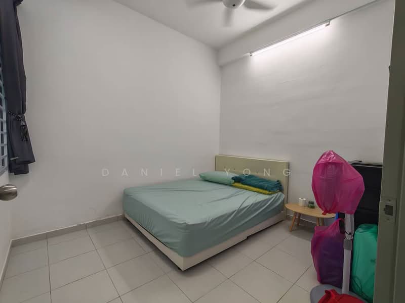 2.5-storey Terraced House for Sale in Taman Scientex Utama (Senai) - Daniel Yong - Bedroom - PropertyGuru.com.my