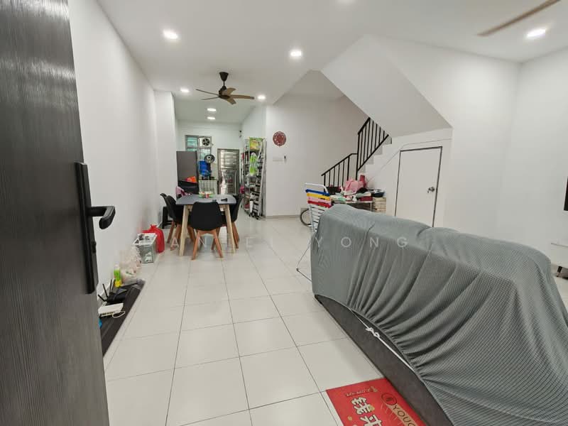 2.5-storey Terraced House for Sale in Taman Scientex Utama (Senai) - Daniel Yong - Living Room - PropertyGuru.com.my