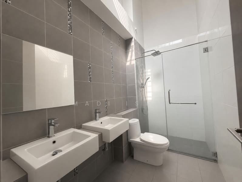 2-storey Terraced House for Sale in Denai Alam (Shah Alam) - Ismadi Ismail - Bathroom - PropertyGuru.com.my