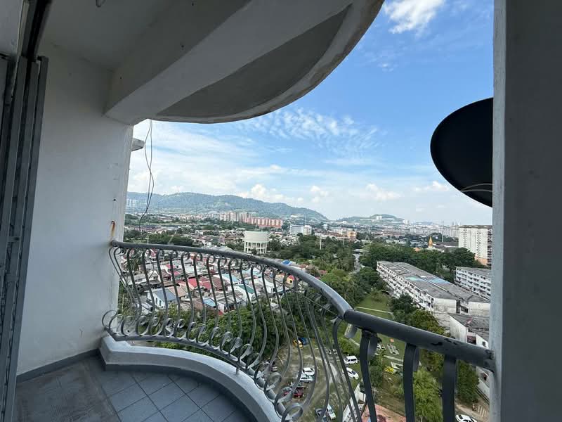 Kondominium untuk Dijual di D'Casa Condominium - Izzah Alias - Balcony - PropertyGuru.com.my