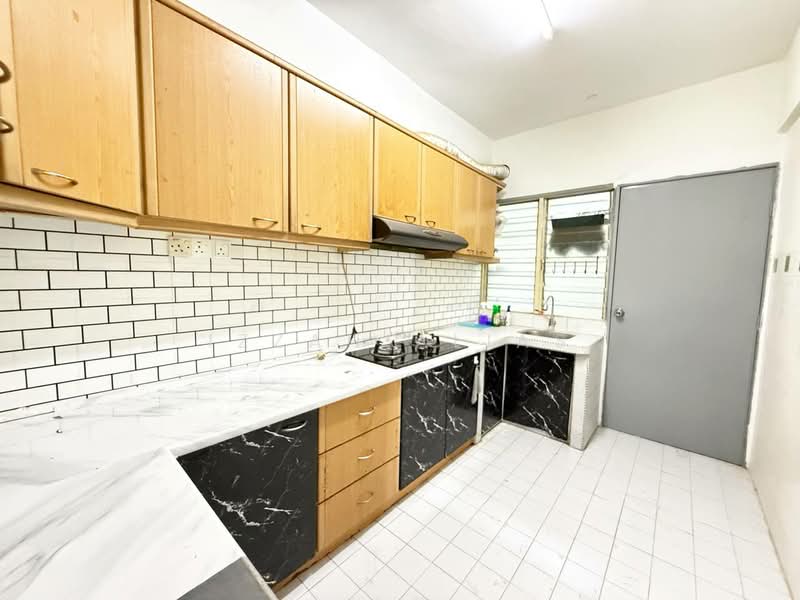 Kondominium untuk Dijual di D'Casa Condominium - Izzah Alias - Kitchen - PropertyGuru.com.my