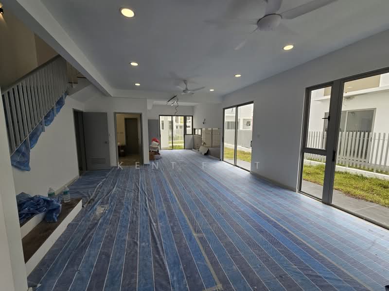 2-storey Terraced House for Rent in Bandar Gamuda Cove (Dengkil) - Kent Fatt - Living Room - PropertyGuru.com.my