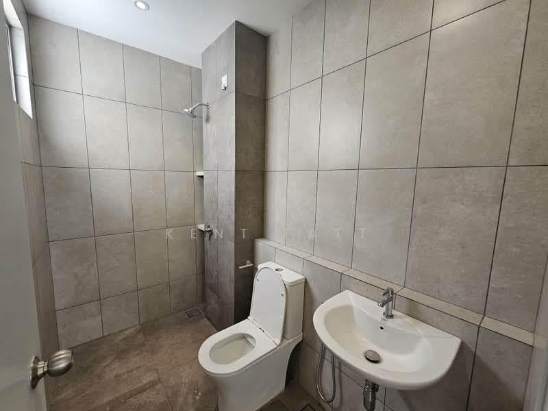 2-storey Terraced House for Rent in Bandar Gamuda Cove (Dengkil) - Kent Fatt - Bathroom - PropertyGuru.com.my