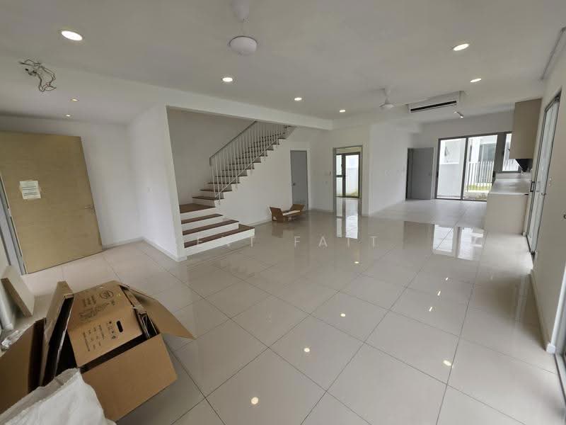 2-storey Terraced House for Rent in Bandar Gamuda Cove (Dengkil) - Kent Fatt - Living Room - PropertyGuru.com.my