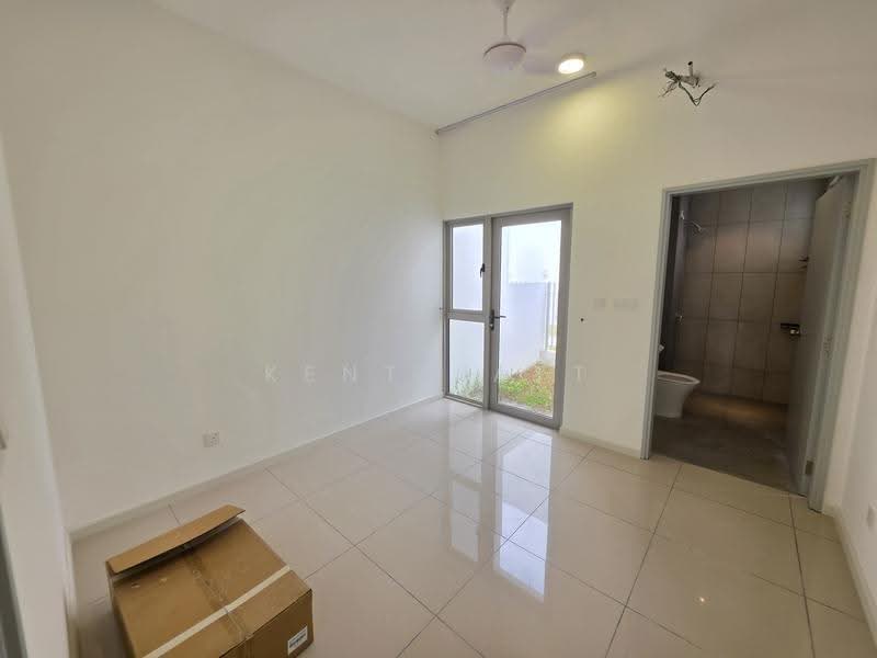 2-storey Terraced House for Rent in Bandar Gamuda Cove (Dengkil) - Kent Fatt - Bathroom - PropertyGuru.com.my