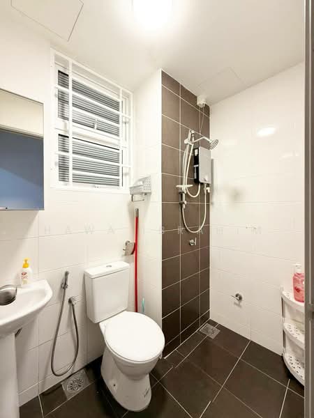 Kondominium untuk Disewa di Dwiputra Residences - Hawa Ibrahim - Bathroom - PropertyGuru.com.my