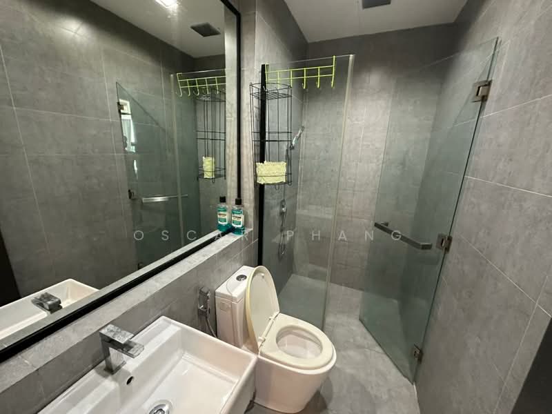 Kediaman Servis untuk Disewa di The Square @ One City - Oscar Phang - Bathroom - PropertyGuru.com.my