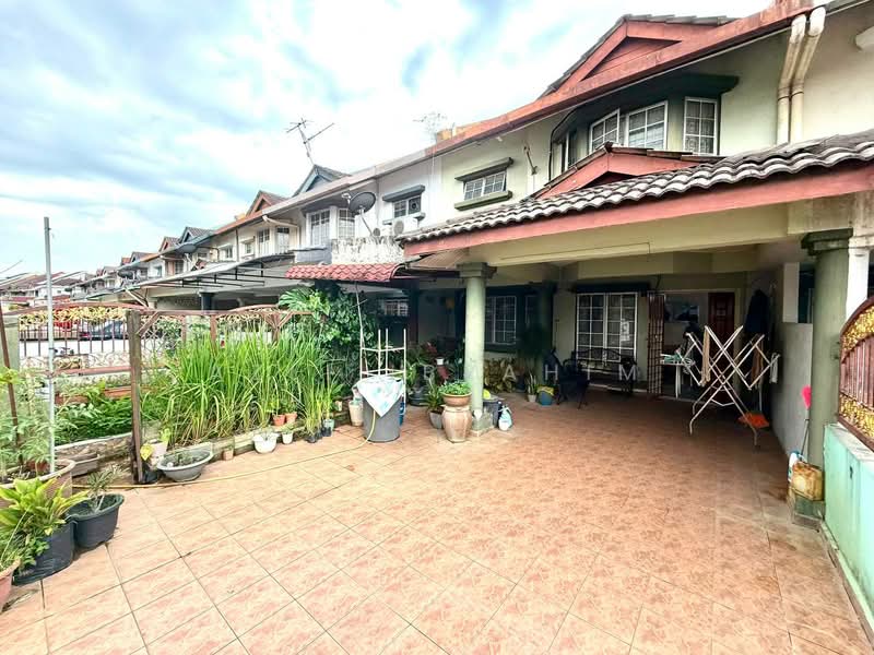 Rumah Teres 2-Tingkat untuk Dijual di Bandar Tun Hussein Onn (Cheras) - Azli Ibrahim - Exterior - PropertyGuru.com.my