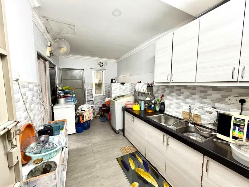 Rumah Teres 2-Tingkat untuk Dijual di Bandar Tun Hussein Onn (Cheras) - Azli Ibrahim - Kitchen - PropertyGuru.com.my