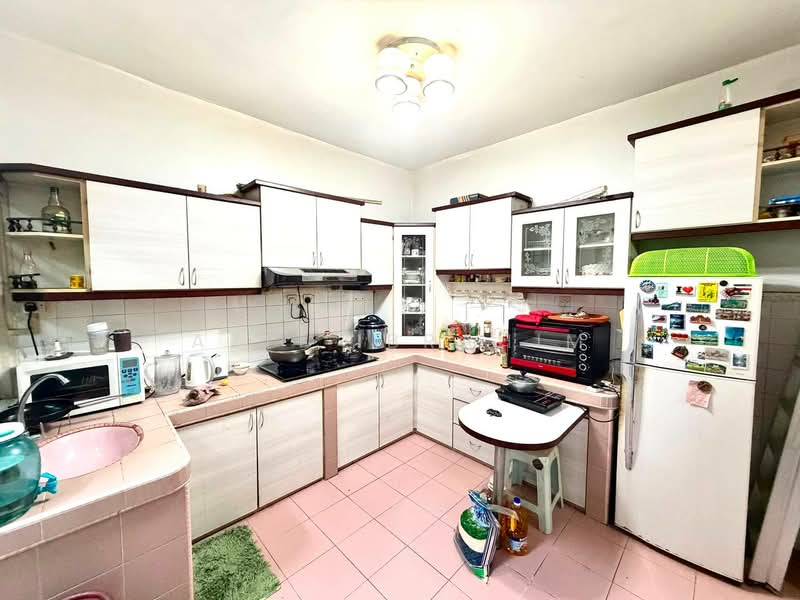 Rumah Teres 2-Tingkat untuk Dijual di Bandar Tun Hussein Onn (Cheras) - Azli Ibrahim - Kitchen - PropertyGuru.com.my