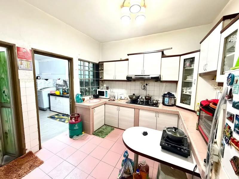 Rumah Teres 2-Tingkat untuk Dijual di Bandar Tun Hussein Onn (Cheras) - Azli Ibrahim - Kitchen - PropertyGuru.com.my