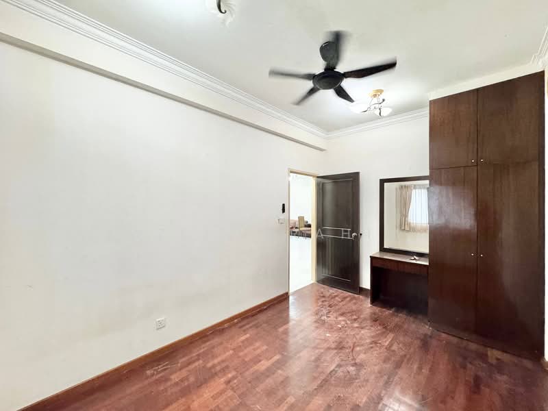 Condominium for Sale at D'Melor Condominium - Azli Ibrahim - Bedroom - PropertyGuru.com.my