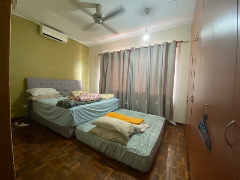 Semi-Detached House for Sale in Bandar Tasik Kesuma (Beranang) - Izzah Alias - Bedroom - PropertyGuru.com.my