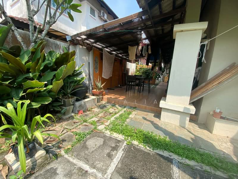 Semi-Detached House for Sale in Bandar Tasik Kesuma (Beranang) - Izzah Alias - Exterior - PropertyGuru.com.my
