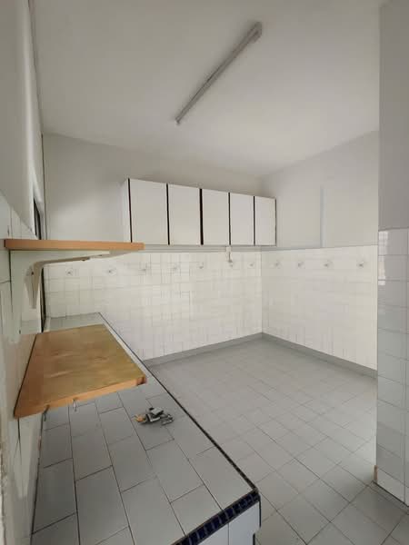 Rumah Teres 2 Tingkat untuk Dijual di Taman Universiti Indah (Seri Kembangan) - Siti Asni - Kitchen - PropertyGuru.com.my