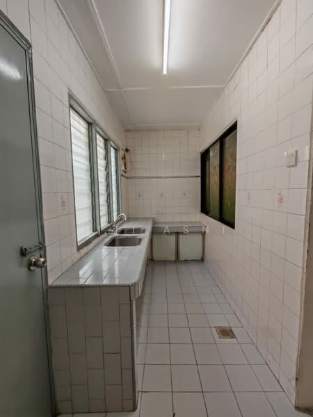 Rumah Teres 2 Tingkat untuk Dijual di Taman Universiti Indah (Seri Kembangan) - Siti Asni - Kitchen - PropertyGuru.com.my