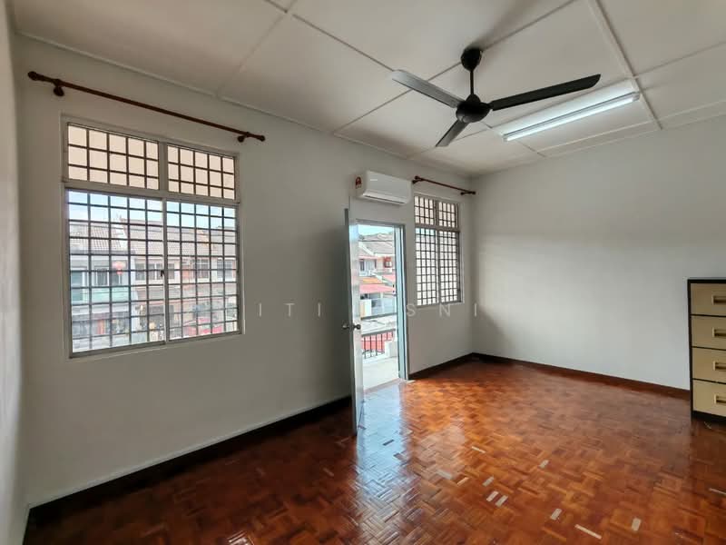 Rumah Teres 2 Tingkat untuk Dijual di Taman Universiti Indah (Seri Kembangan) - Siti Asni - Interior - PropertyGuru.com.my