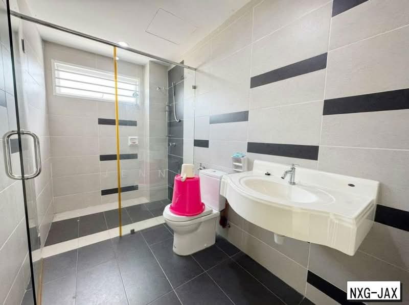 2.5-storey Terraced House for Sale in Bandar Puteri Klang (Klang) - Jennie Chew - Bathroom - PropertyGuru.com.my
