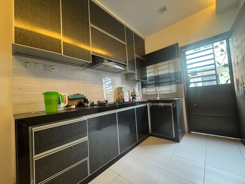 Rumah Teres 2.5 Tingkat untuk Dijual di Taman Scientex Pasir Gudang (Pasir Gudang) - Daniel Yong - Kitchen - PropertyGuru.com.my