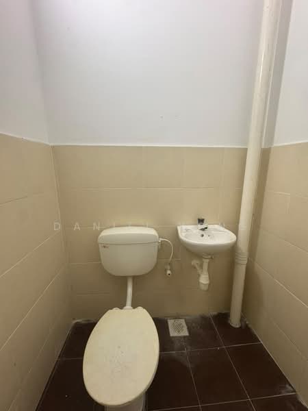 Rumah Teres 2.5 Tingkat untuk Dijual di Taman Scientex Pasir Gudang (Pasir Gudang) - Daniel Yong - Bathroom - PropertyGuru.com.my