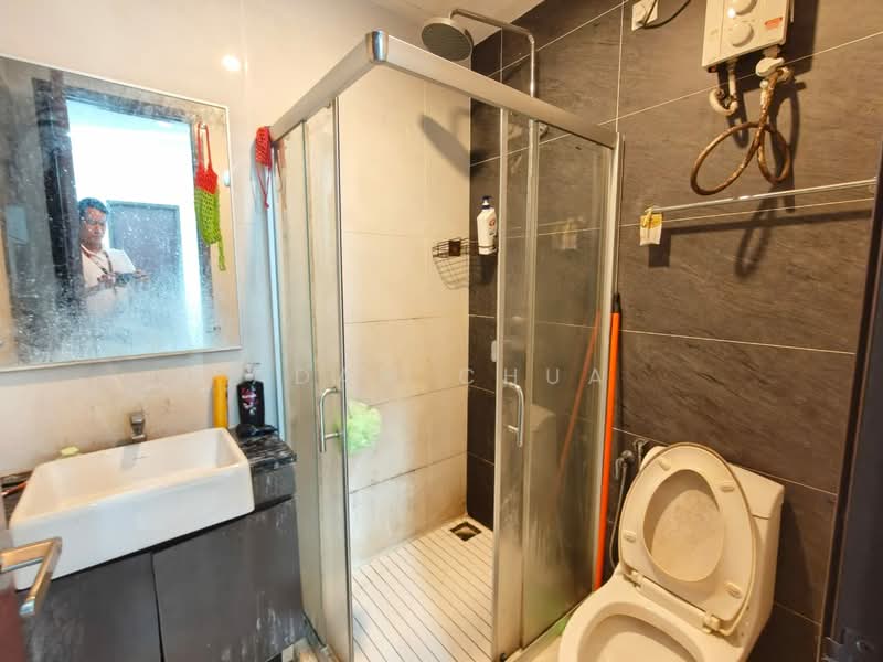 Condominium for Sale at Royal Strand @ Country Garden Danga Bay - Adam Chua - Bathroom - PropertyGuru.com.my