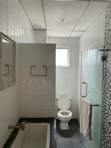 Pangsapuri untuk Dijual di Jalil Damai Apartments - KELVIN ANG - Bathroom - PropertyGuru.com.my