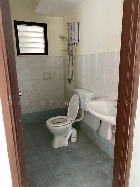 Apartment for Sale at Kinrara Ria - Christina Thong - Bathroom - PropertyGuru.com.my