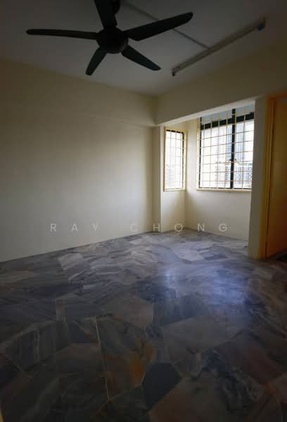 Pangsapuri untuk Dijual di Pandan Terrace Apartment - Ray Chong - Bedroom - PropertyGuru.com.my
