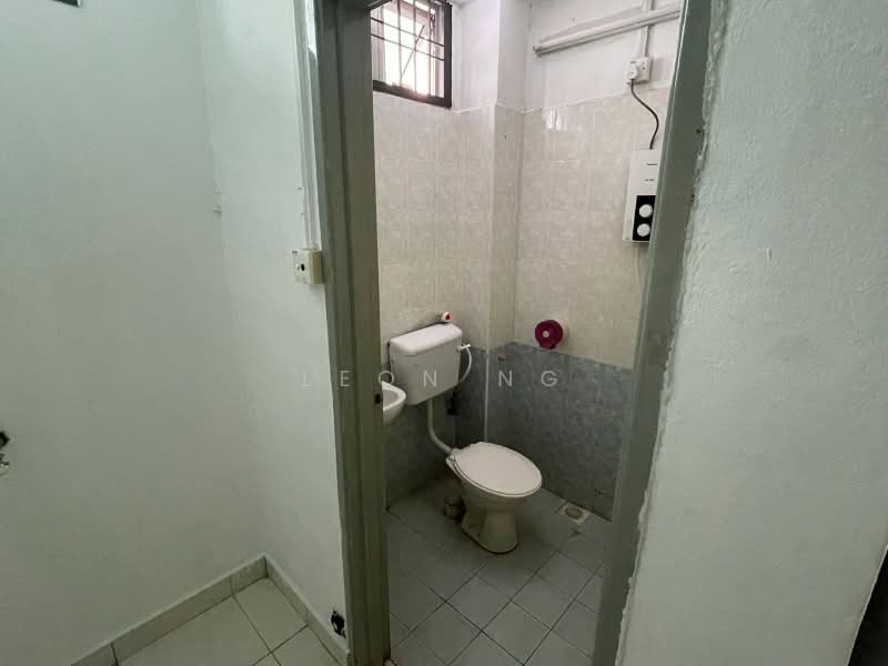 Rumah Teres 2 Tingkat untuk Dijual di Senai (Johor) - Leon Ng - Bathroom - PropertyGuru.com.my