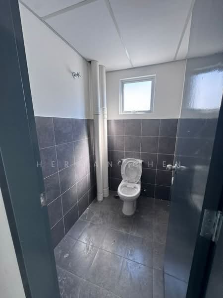 Kedai untuk Disewa di Taman Dato Onn (Johor Bahru) - Herman Chen - Bathroom - PropertyGuru.com.my