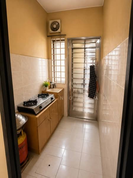 Rumah Teres 1 Tingkat untuk Dijual di Taman Desa (Kulai) - Sufi Norman - Kitchen - PropertyGuru.com.my